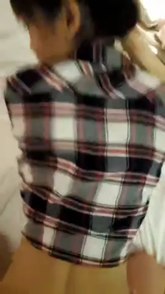 文大母狗瑄還沒脫衣服就被操