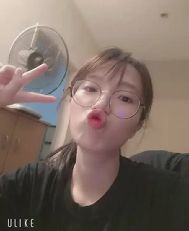 台灣美女換衣服自拍遭男友外流TWZP1395 