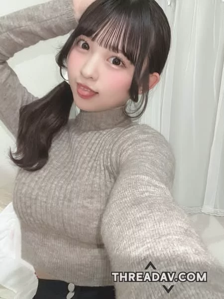 泳池裡的誘惑，妖艷身姿令人無法自拔