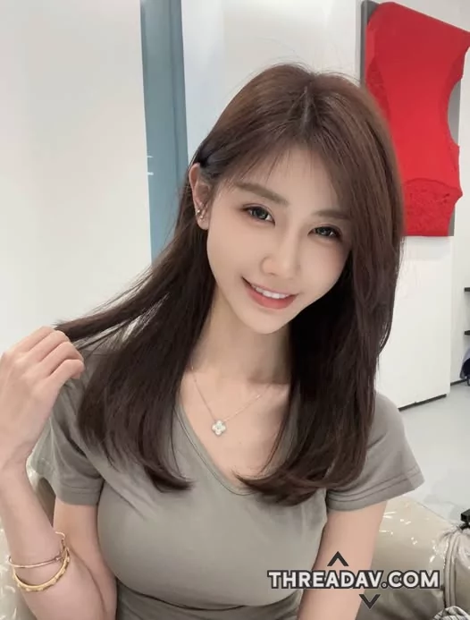 清新的臉龐配上傲人F奶子是不是很吸引你呢