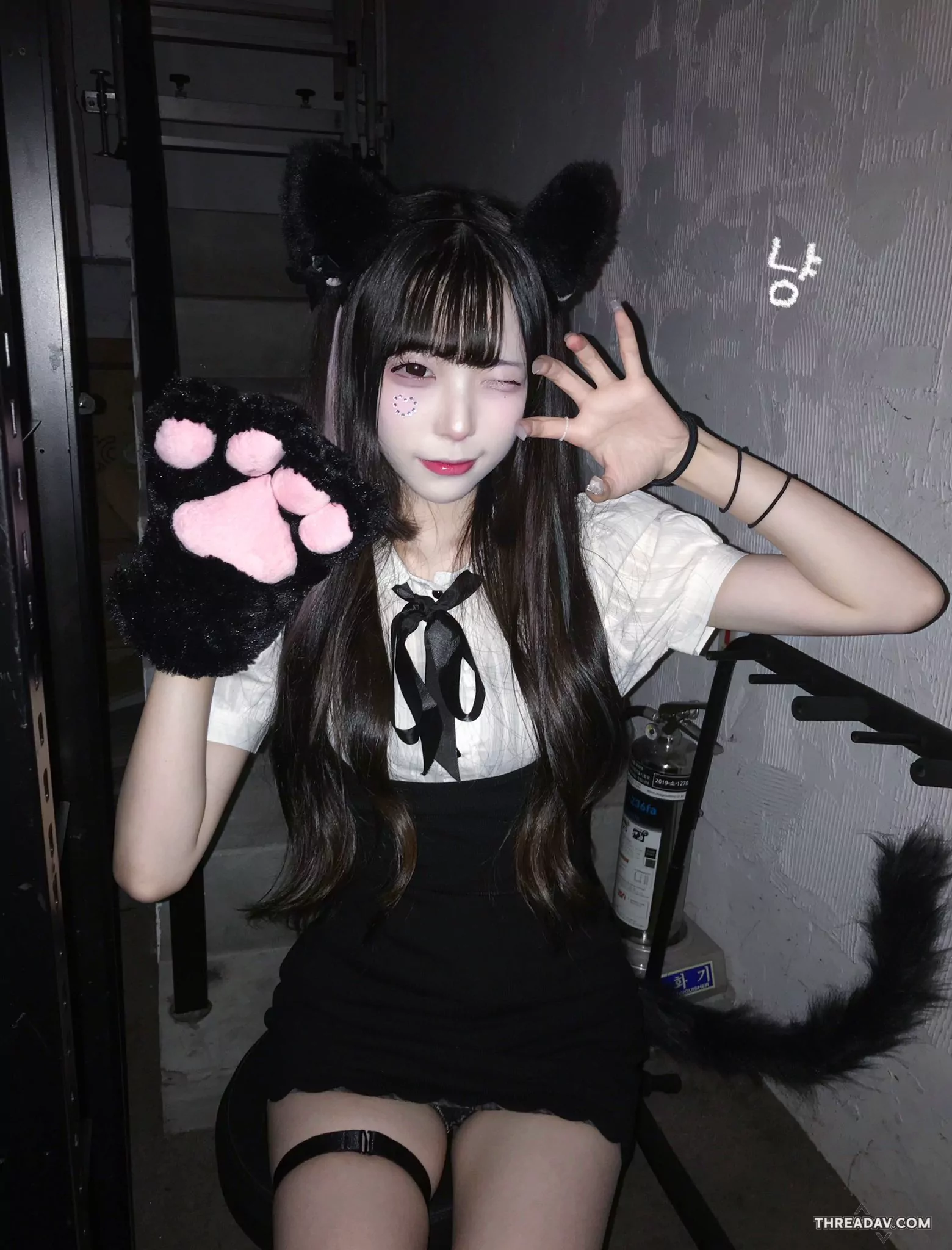 cos貓耳萌妹蘿莉學生妹制服誘惑，嘟嘴俏唇想教訓