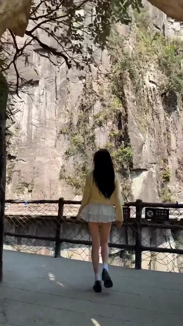 晚安女神降臨🌙甜美與美麗兼具！