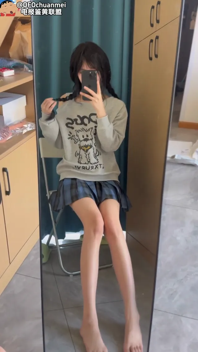 長腿白嫩顏值爆表💥學生系少女的自拍日常 - 自拍視角實錄影片
