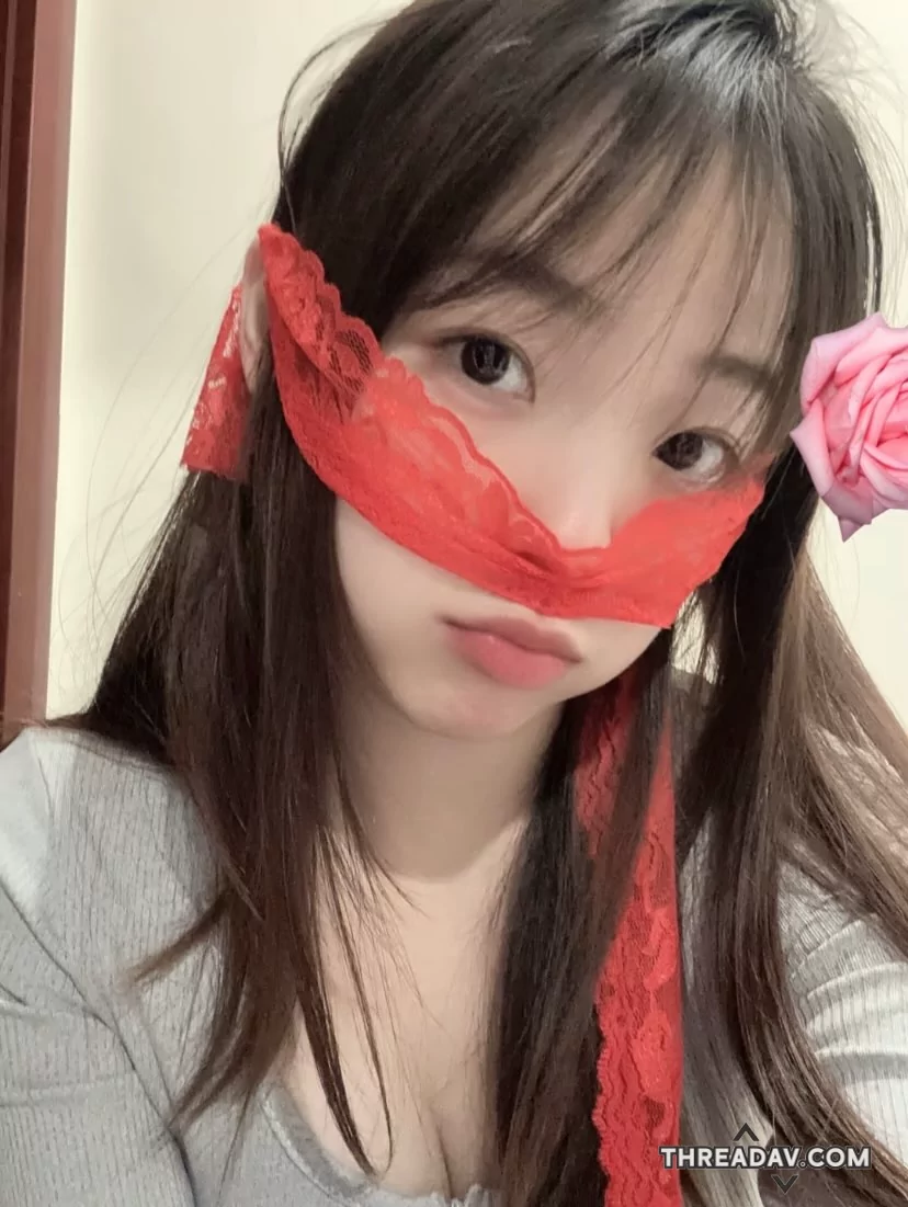 女朋友不用太美 像我这样普通比较不怕被拐走😁  