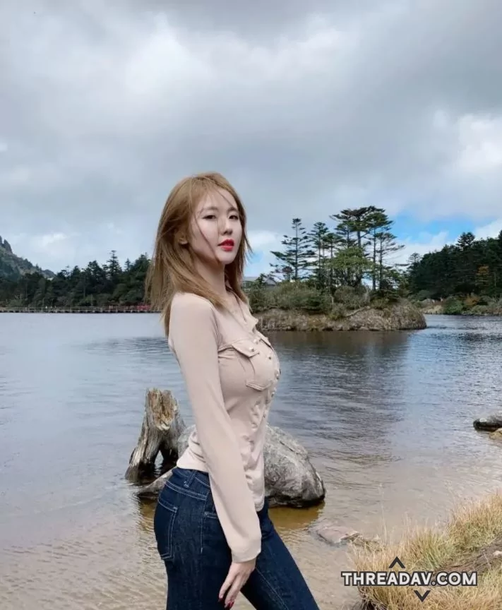 地鐵驚見「制服女神」！脫口罩瞬間美翻全場❤️上萬網友瘋傳：根本仙女下凡！