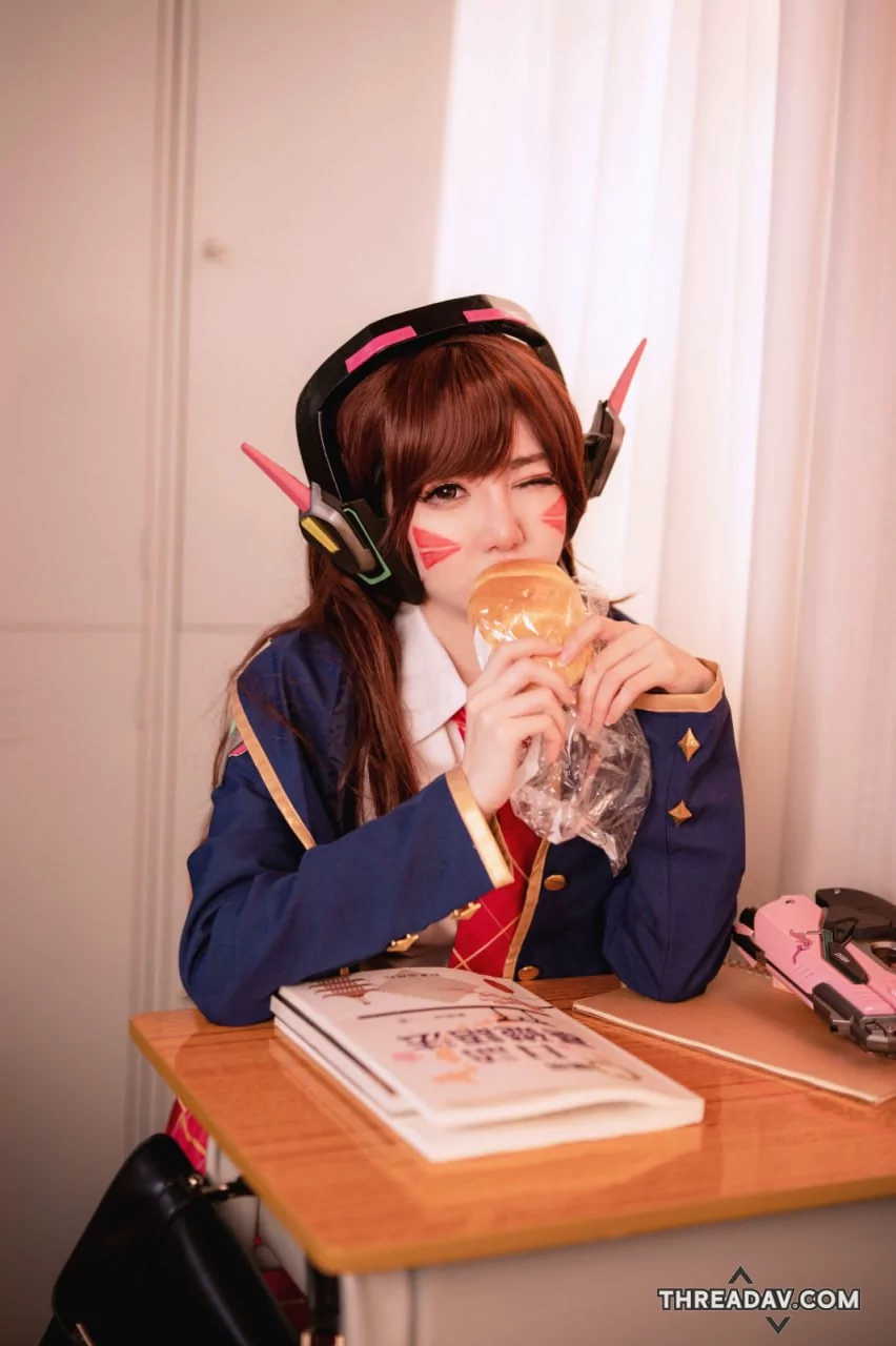Sally Dorasnow - D.Va School Girl 