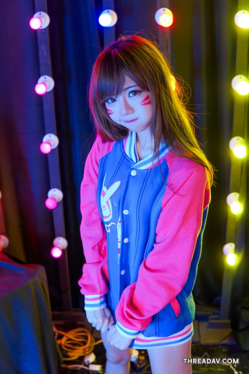 Sally Dorasnow - DVA Gamer Girl 
