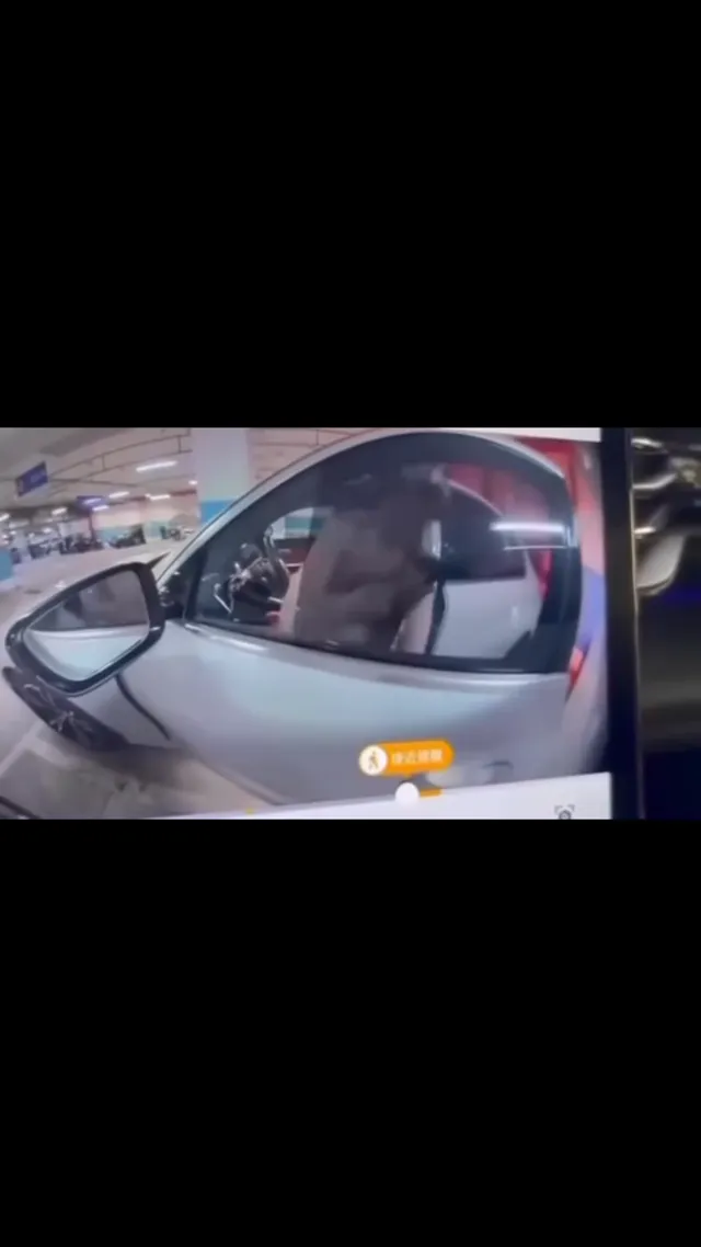 這算肇事逃逸嗎?美女的車頭燈太大撞到我車