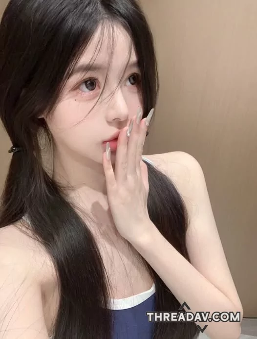 情趣泳衣穿起來好舒服，不知道被摸起來的感覺怎麼樣
