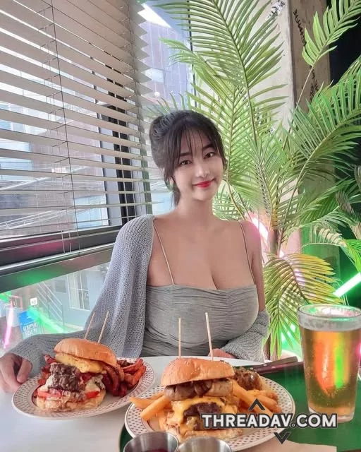 難道每餐都需要吃的那麼豐富才能擁有一對大奶巨乳嗎