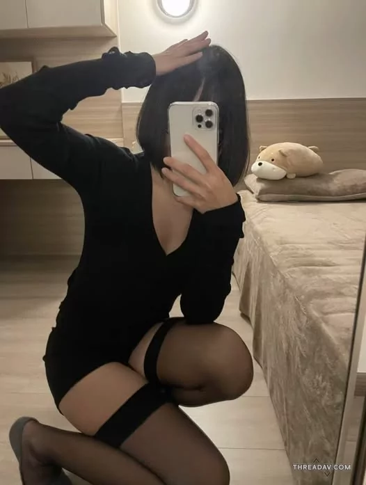 有沒有很想撕破我的黑絲推到床上呢，道具都幫你準備好了