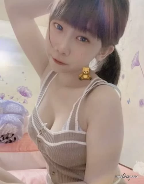 把頭髮綁起來露出可愛甜美的臉蛋也很好看，會不會都只看我的奶子