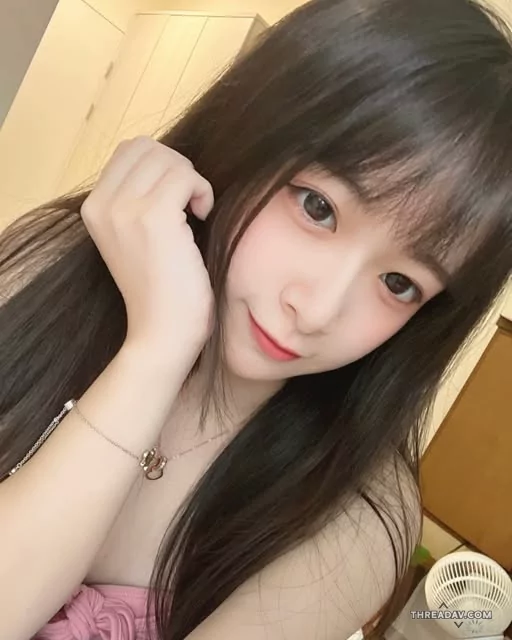 起床發現今天的我好可愛，忍不住自拍一下，小小嘟嘴有沒有心動