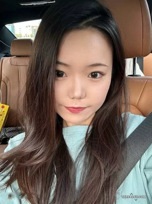 純欲系的魅力，你發現了嗎(女友很乖 請他吃棒棒糖