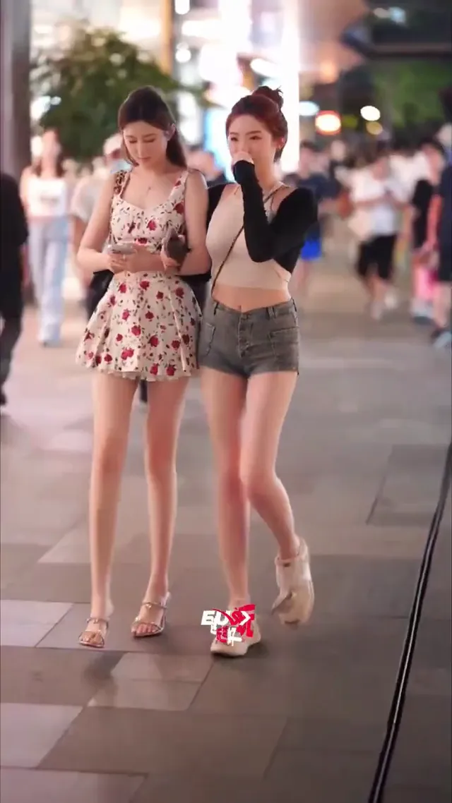 丸子头的好像比较吸引人呢