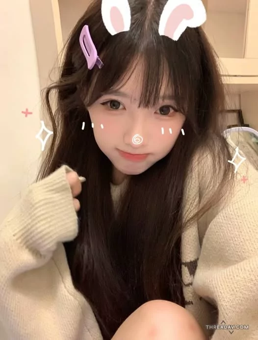 雖然我原本就很可愛了，多了兔耳的特效應該更可愛吧，你說是嗎