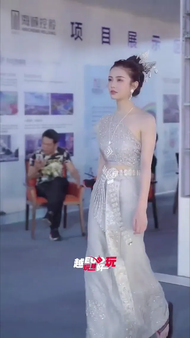 这传统穿搭也太好看了吧