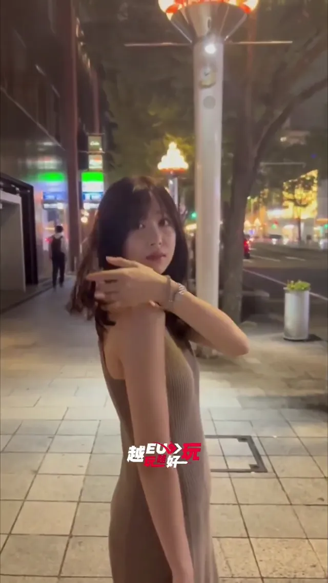清纯可爱的日本小姐姐