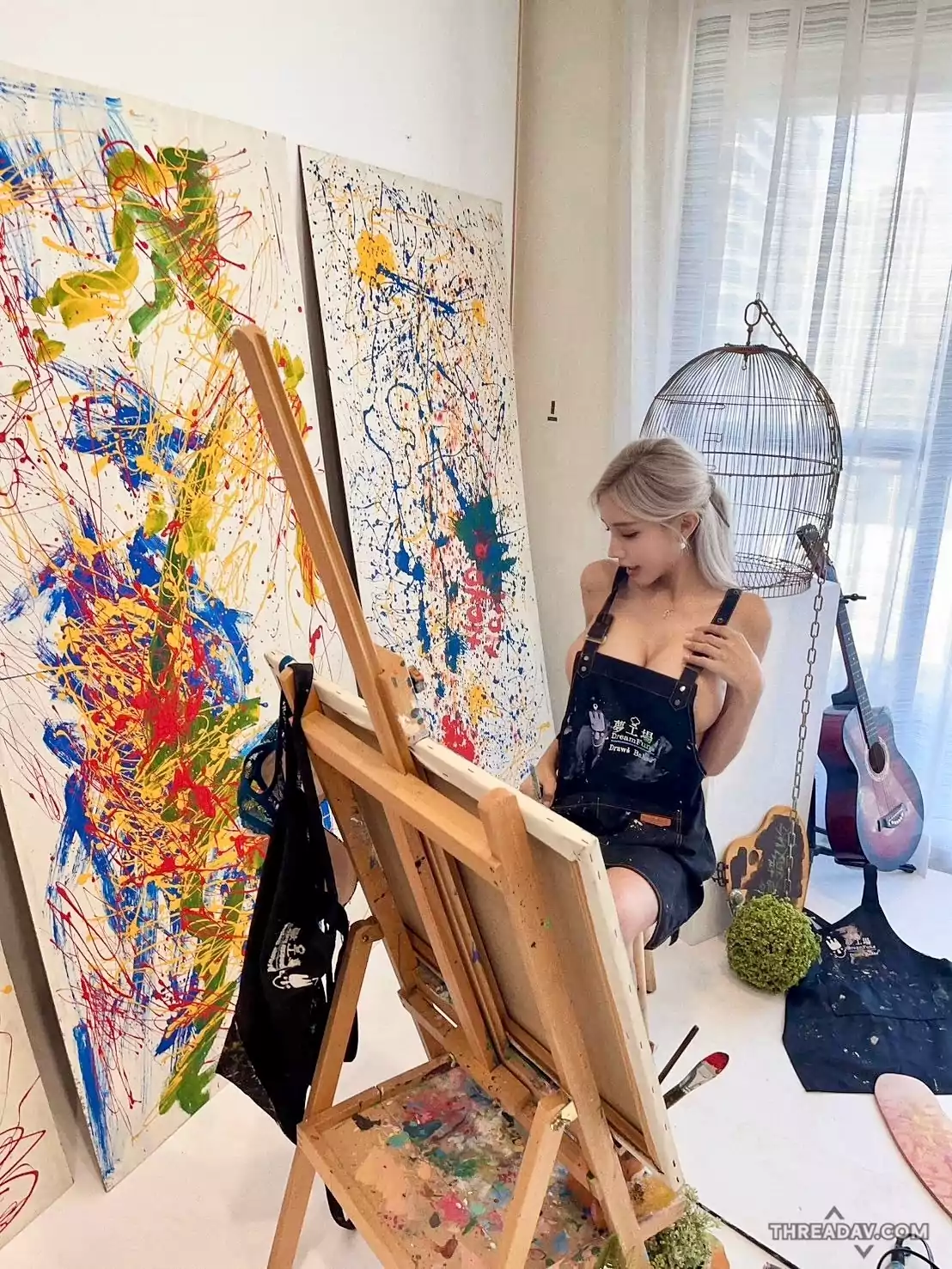 超正妹子畇安 : 只好裸體畫畫🧑‍🎨
