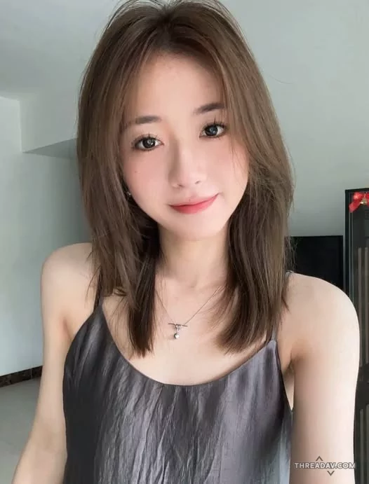 笑起來像陽光，靠近了卻發現有點辣