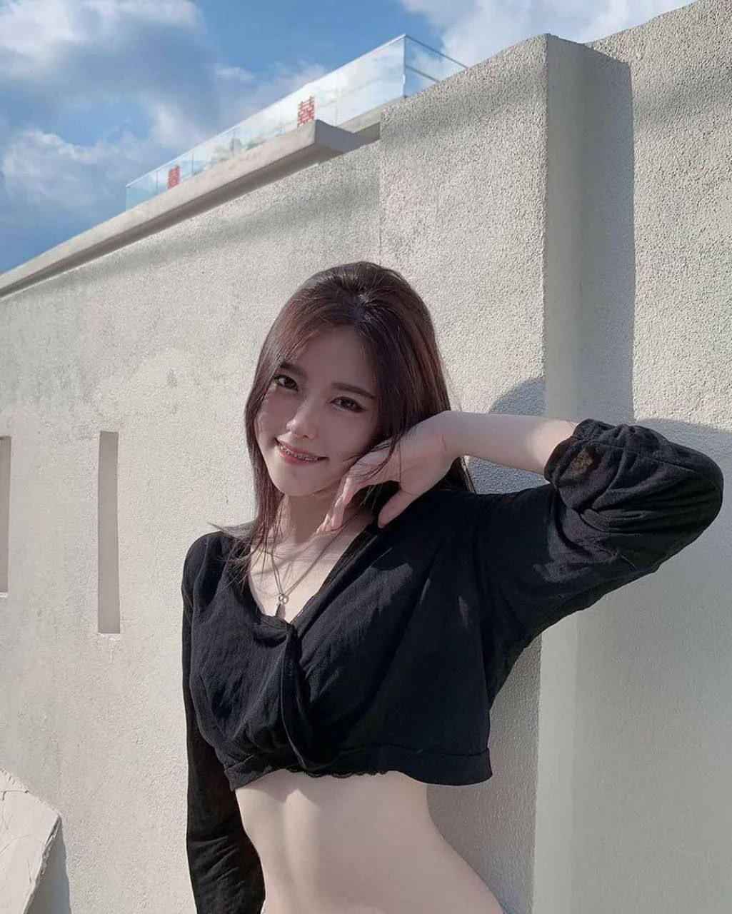 又白又美，你hold的住嘛？ 来自芙蓉的女神IG：@zienyee FB：Amberkwok 身高：167 