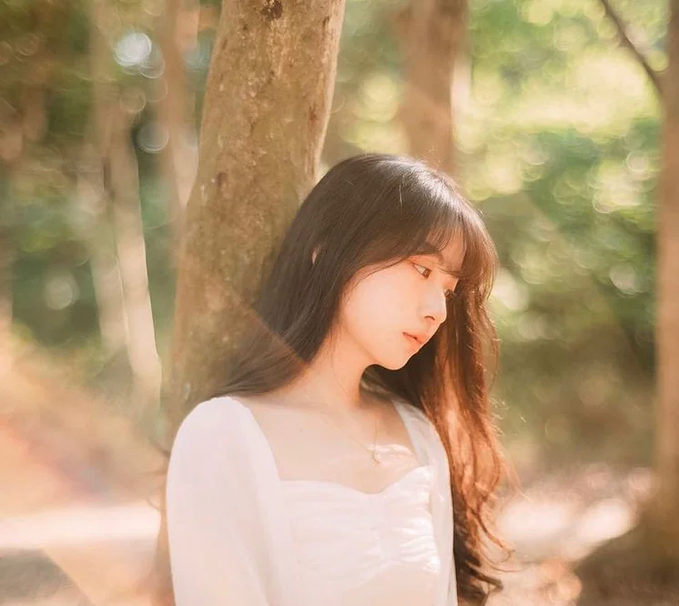 1️⃣簡單介紹一下自己/星座：不像巨蟹座的巨蟹 2️⃣興趣：bass 畫圖 甜點 遊戲 3️⃣就讀學校：高雄高工 4️⃣理想型特徵：情緒穩定 溫柔 5️⃣我的ig帳號： @minyeee_111  