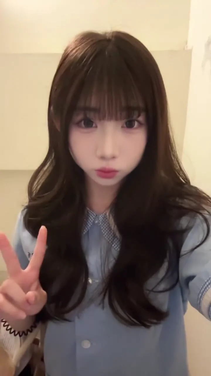 最近燙了頭髮 再也不是你喜歡的黑長直