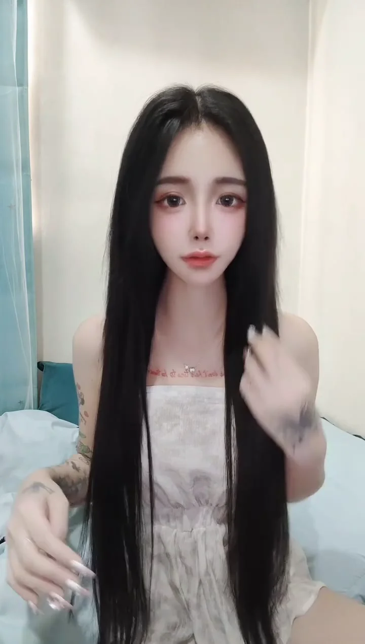 我覺得我超勤勞 就算頭髮那麼長我還是每天洗🤣