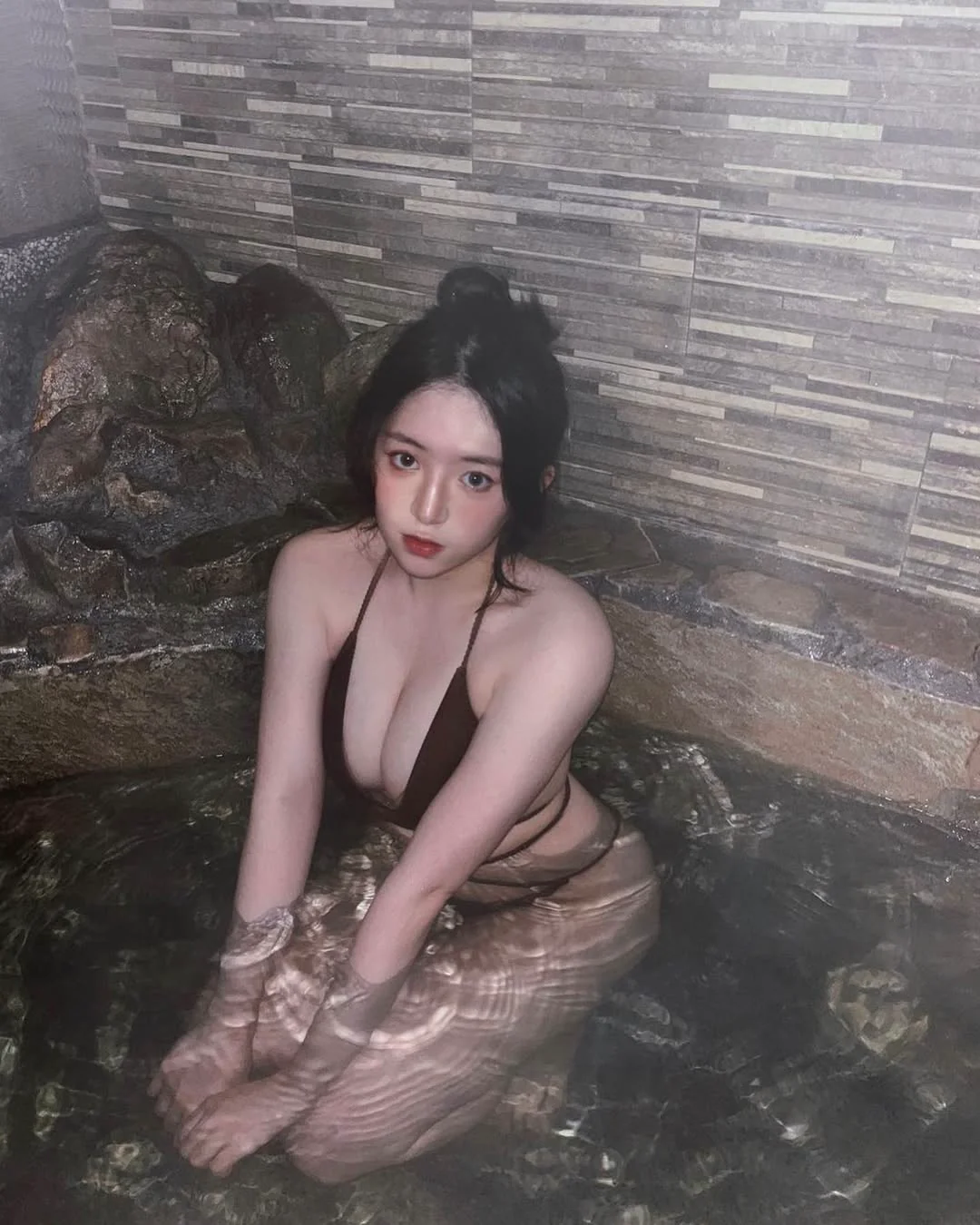 1️⃣邱芷琦/Gigi 2️⃣星座：雙子座 3️⃣興趣：跳舞 4️⃣就讀學校：實踐大學 5️⃣理想型特徵：單眼皮 有自己的興趣 獨立 有責任心 喜歡小動物 6️⃣我的ig帳號： @gigi91523