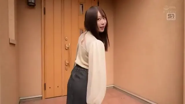 SONE-713 女友的爆乳妹妹對我一見鍾情就沒穿內衣引誘我來做愛 田野憂