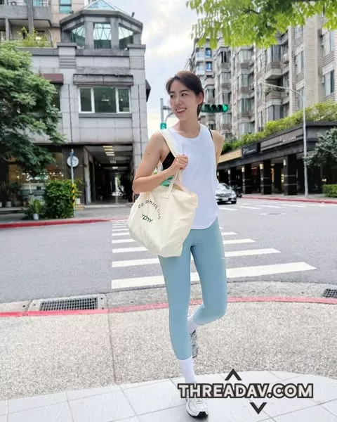 把瑜珈褲穿出性感魅力，每天都享受瑜珈的美好