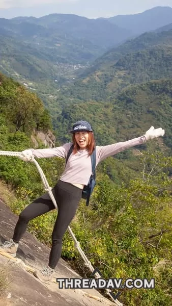 登山選擇有彈性的瑜珈褲，延展性高又舒服，上空少婦