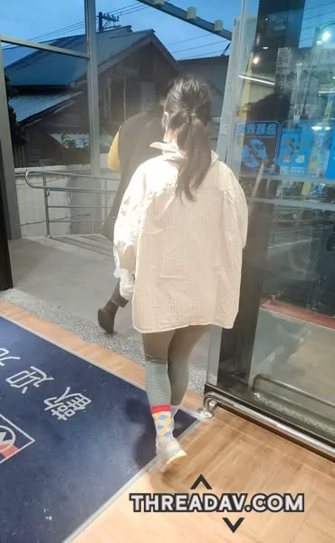到超市穿機能型瑜珈褲的美女，偷拍系列
