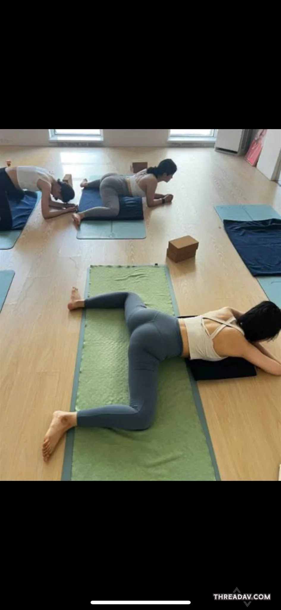 養眼又養身？這樣的瑜珈課你敢上嗎？