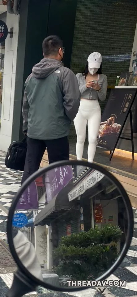 白色真的很誘人，形狀看得很清楚，若是能看到黑森林，就更棒了