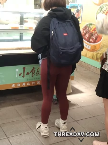 其實肉肉的腿穿上瑜珈褲也很可愛好看的