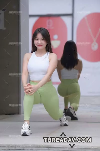 練瑜珈練到臀部性感誘惑也是不簡單的