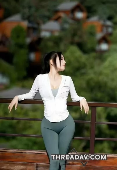 不是我愛穿緊，是這條瑜珈褲太誠實，把所有曲線都交代清楚了