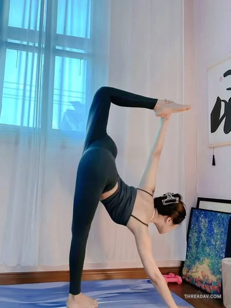 練的不只是柔軟，是讓人難以移開視線的曲線