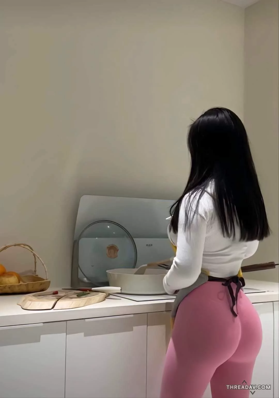 只是待在家，瑜珈褲卻意外太撩人