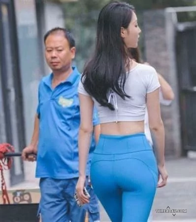 一條路，無數個偷瞄的瞬間。