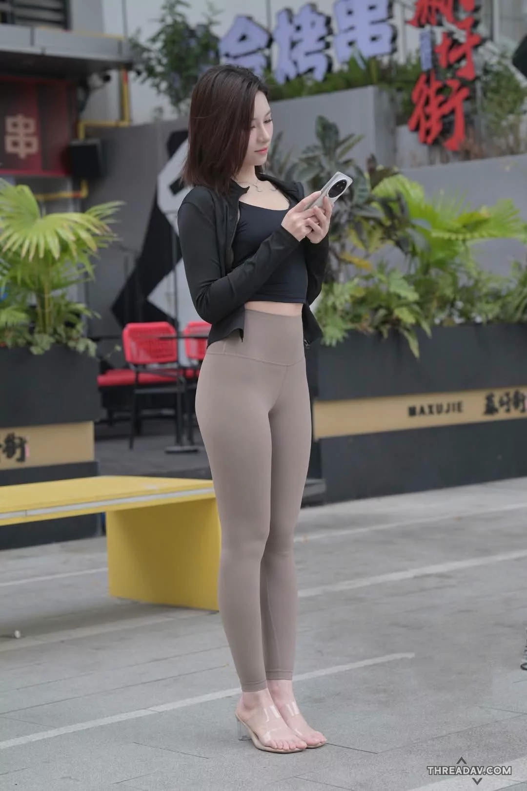 原来腰窝到臀峰的弧度， 可以如此吸引眼球