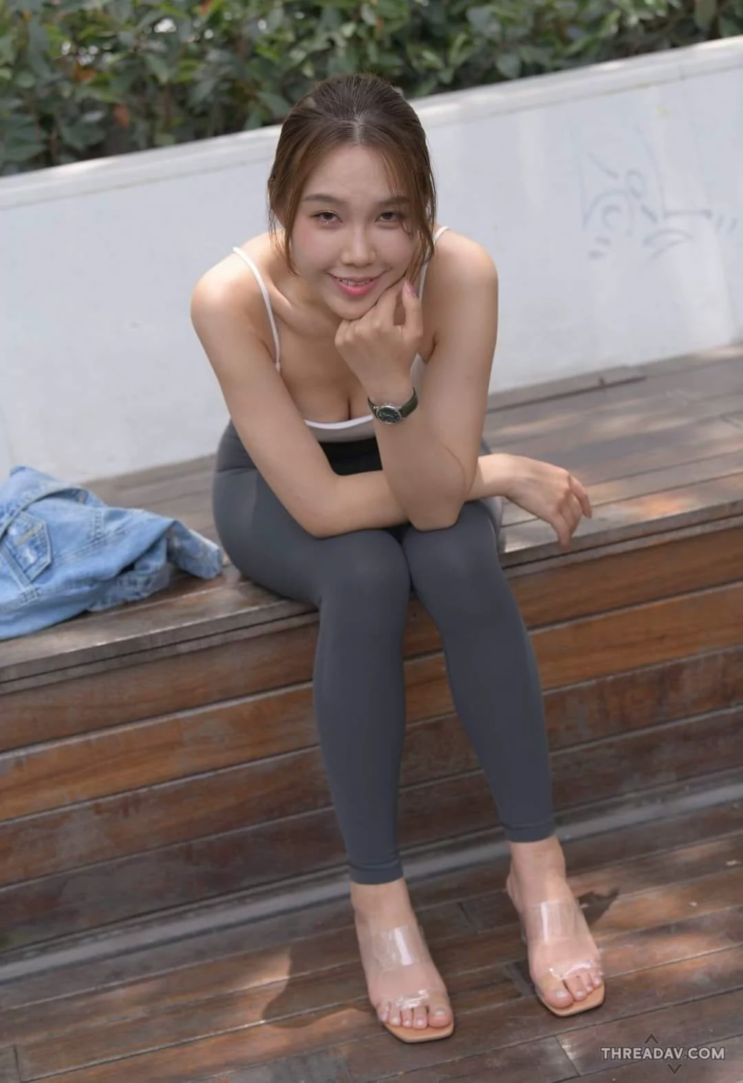 日常瑜珈穿搭，剛好拍進戀愛的濾鏡裡
