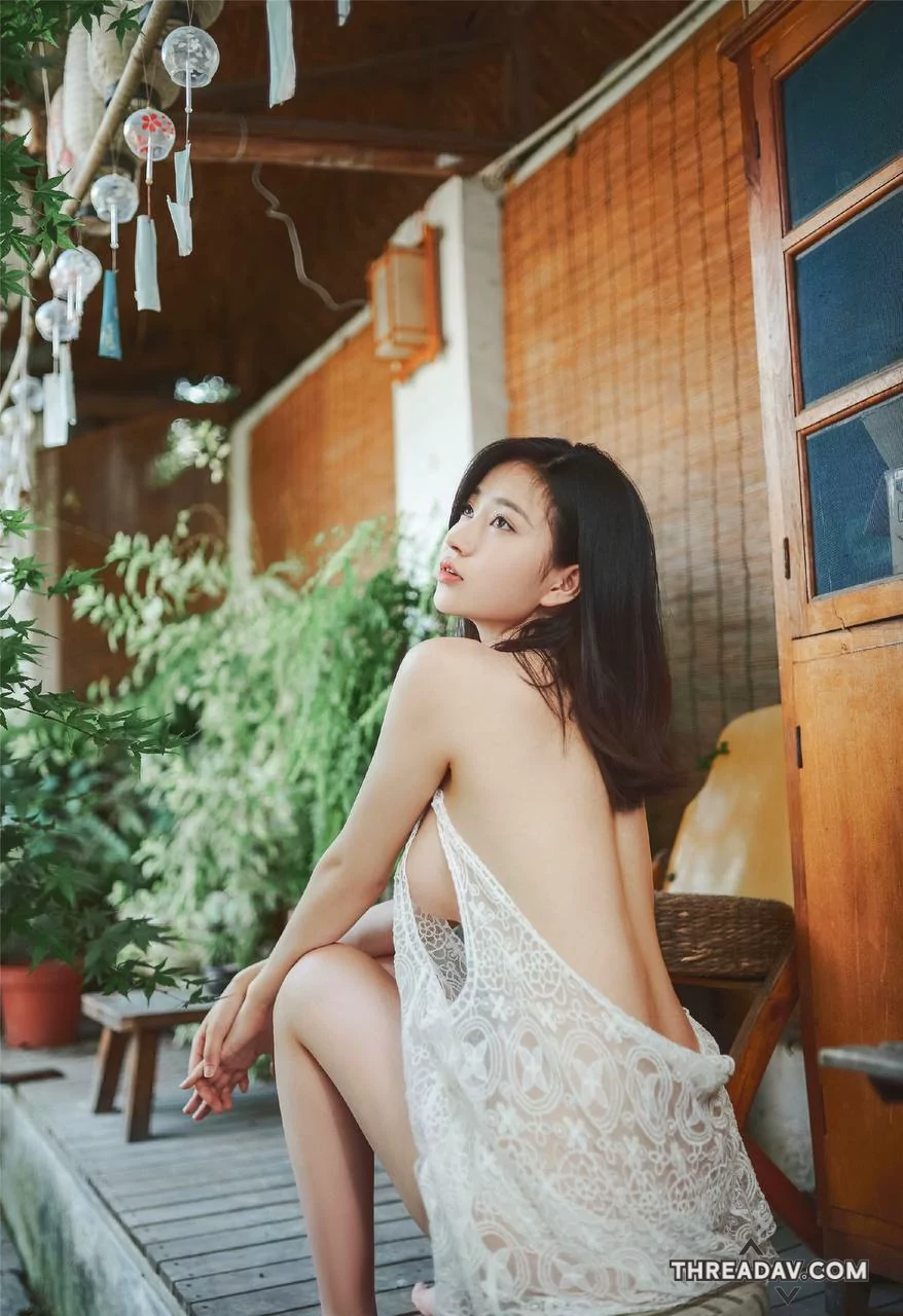 極品美背雙乳奶子粉嫩乳暈乳頭真白皙性感