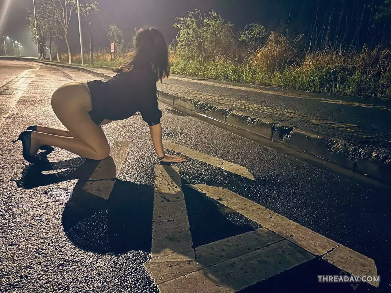 就算下雨也檔不住母狗的我想到街上脫褲露出小穴