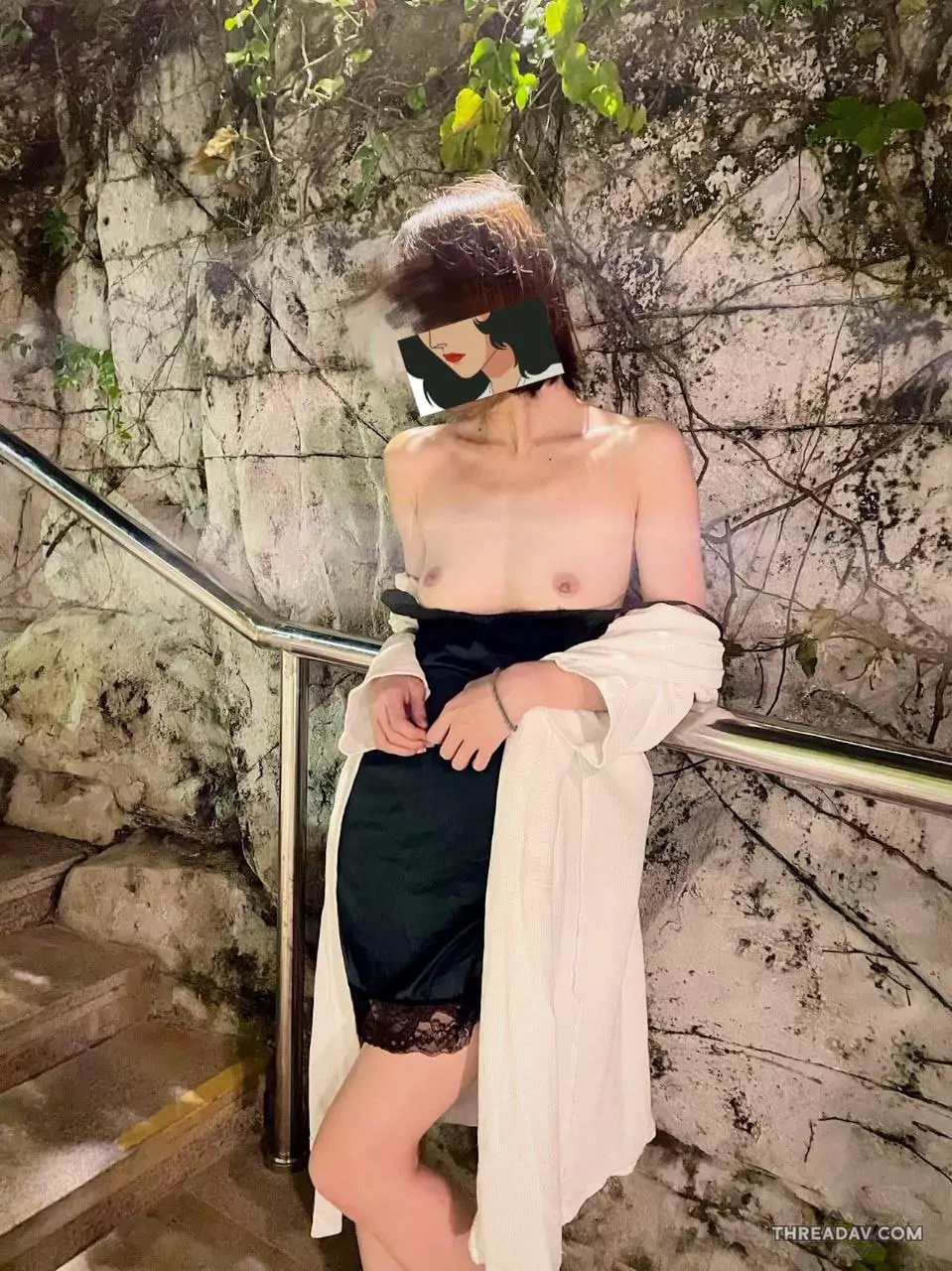 人妻非要去沙滩露出还要拍照
