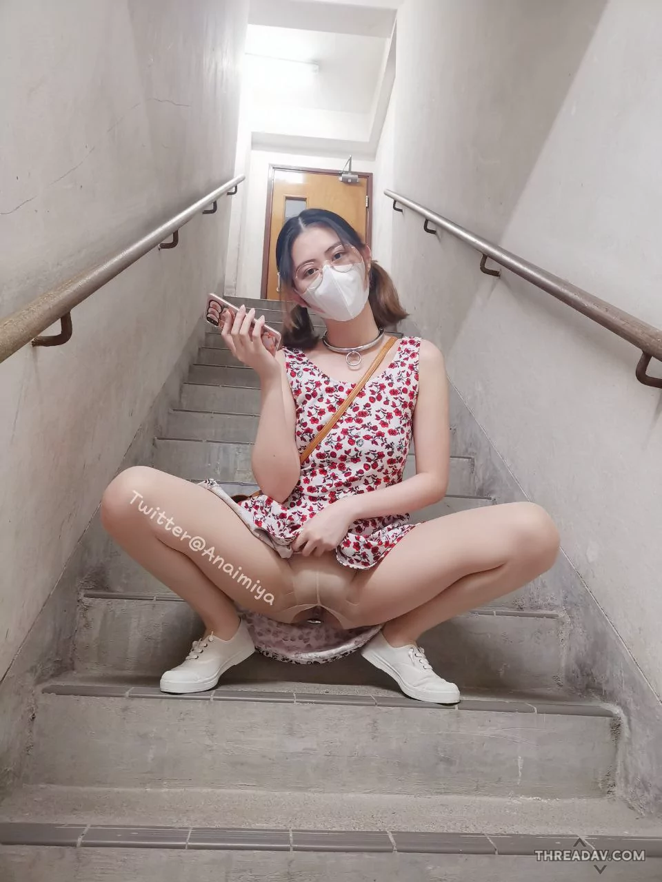 推特美女超市玩露出