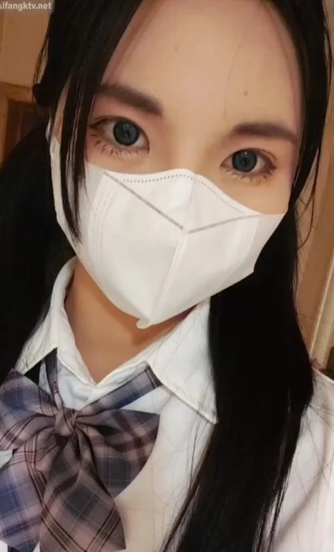 网红喵酱 真实户外露出土豪定制 白浆滋蚊子 - 真實露出投稿影片內容