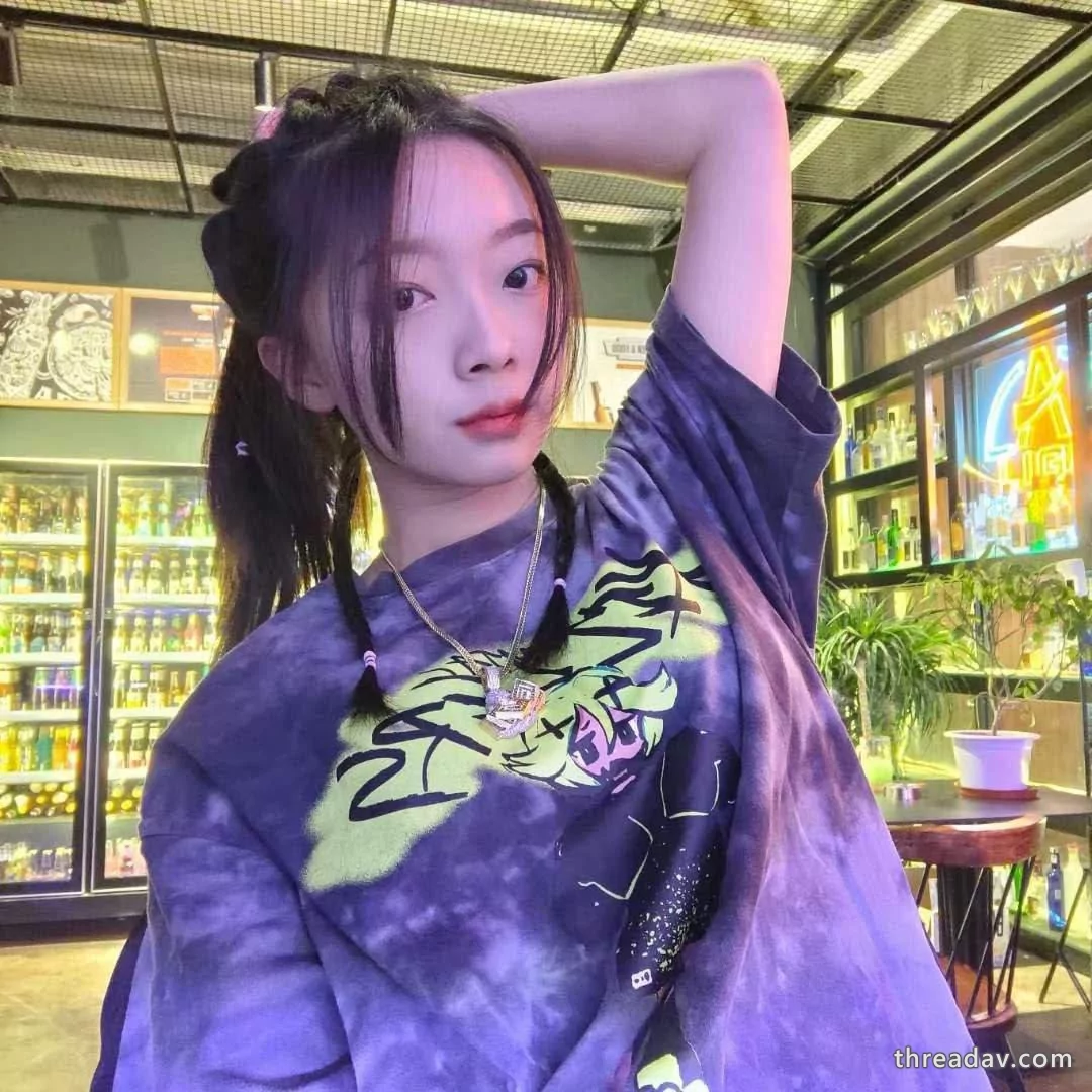 平时学校的乖乖女，私下是一条反差母狗