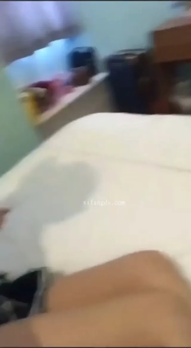 外表清純實則淫蕩女神